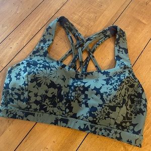 Lululemon free to be serene bra
